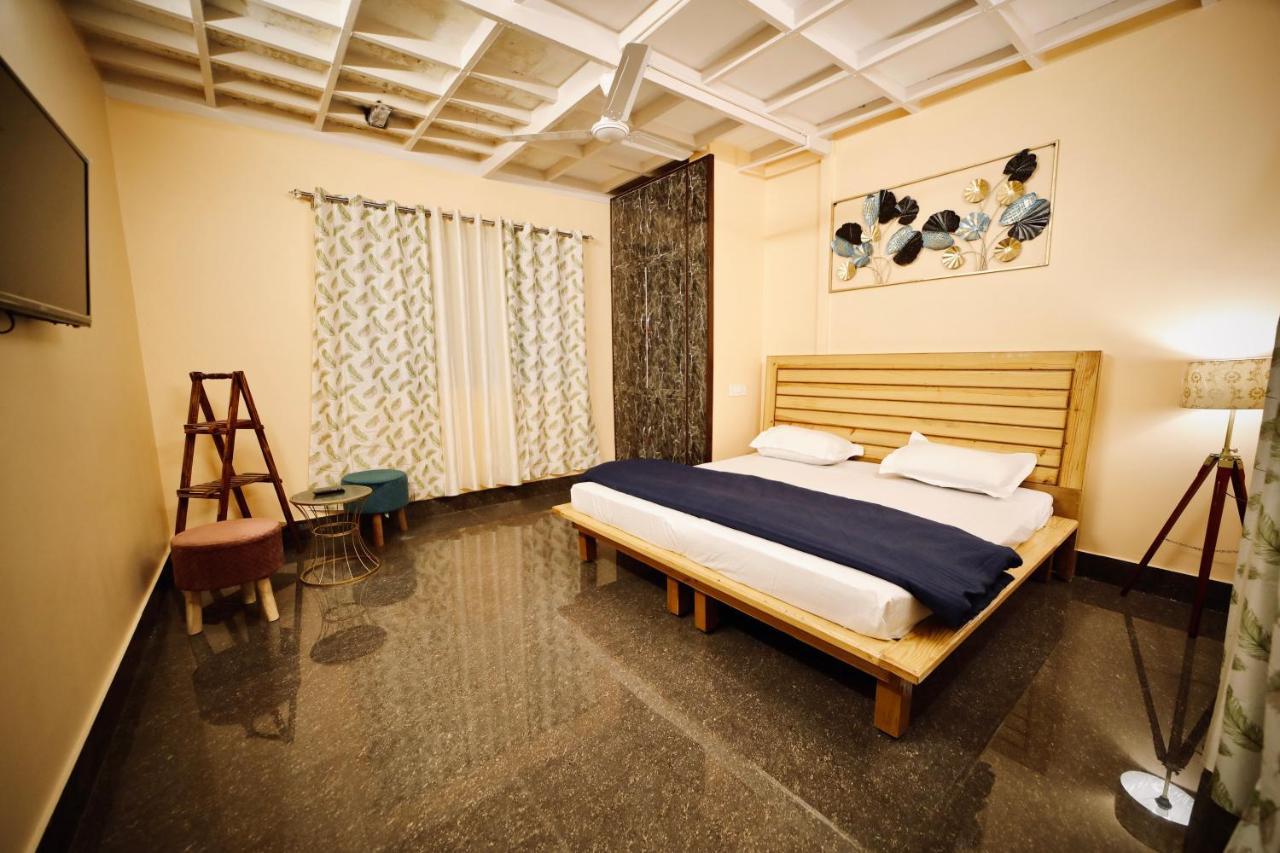 The Location, A Penthouse Hotel Дехрадун Екстериор снимка