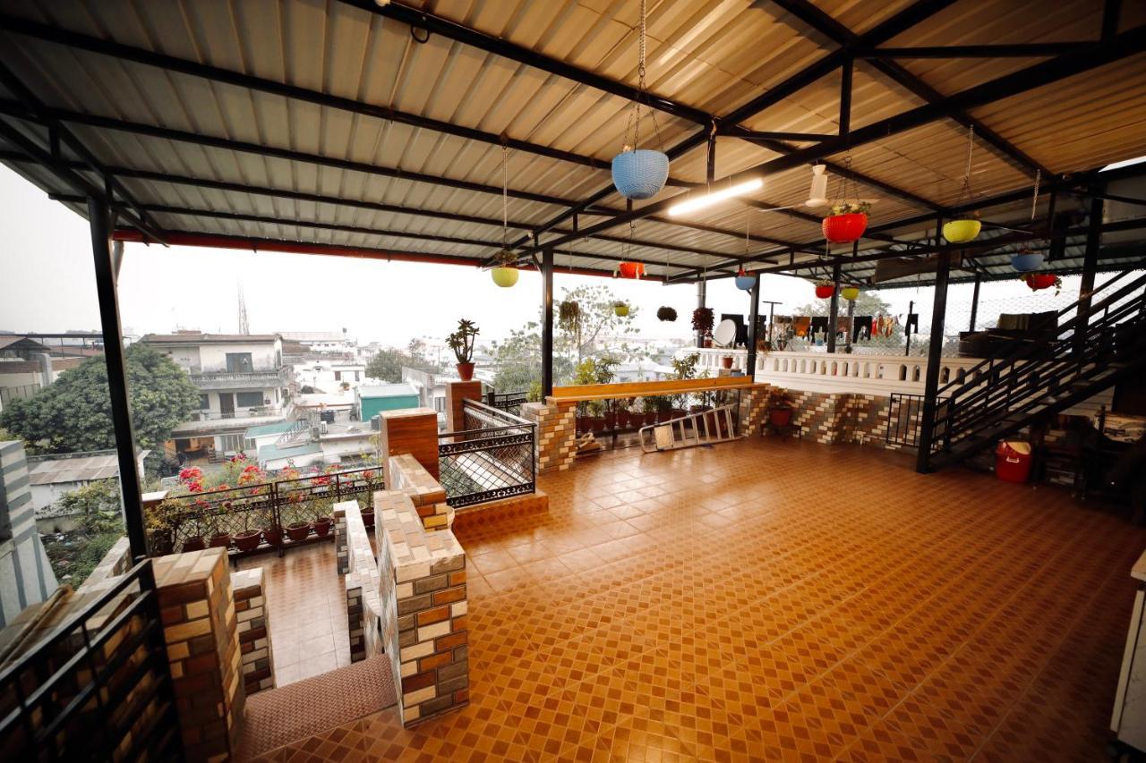 The Location, A Penthouse Hotel Дехрадун Екстериор снимка