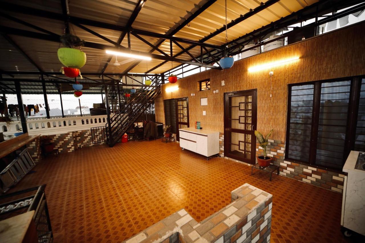 The Location, A Penthouse Hotel Дехрадун Екстериор снимка